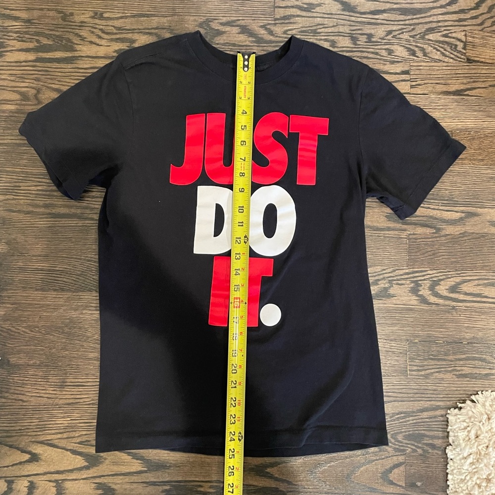 Just Do It Nike Sportswear Athletic Shirt Black/Red/White Men’s Size Small - Picture 7 of 8